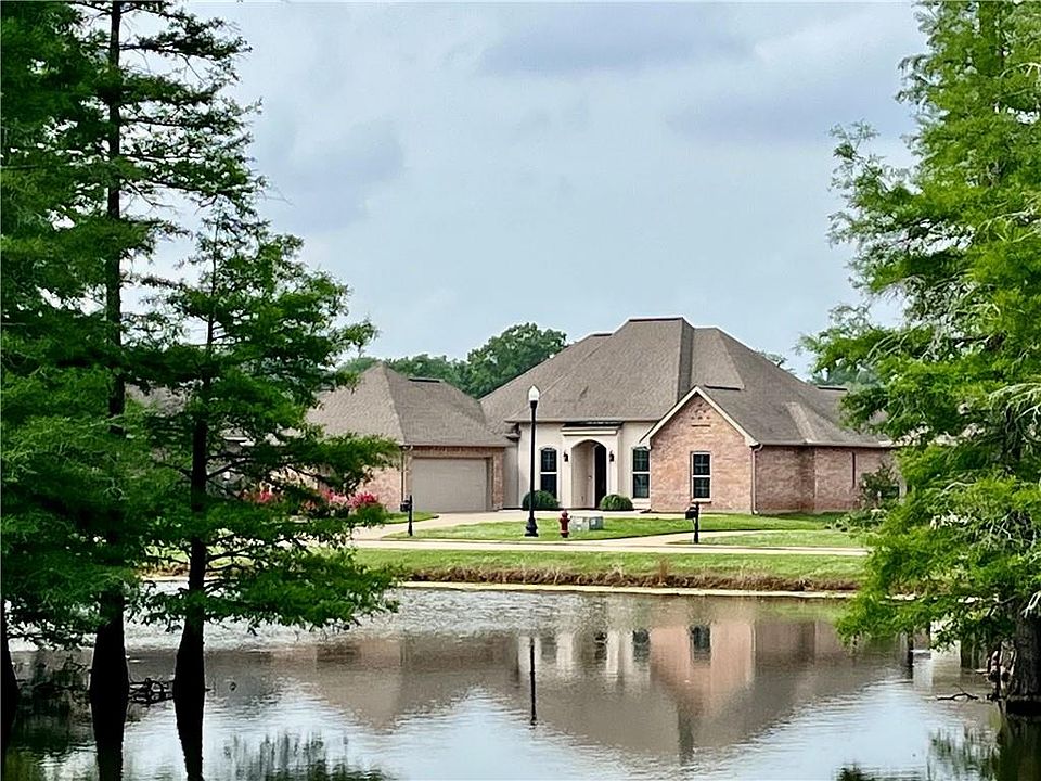 1st image of 384 Lady Carolyn Cir