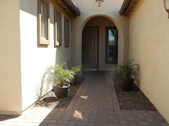 4th image of 355 W Honeysuckle Dr