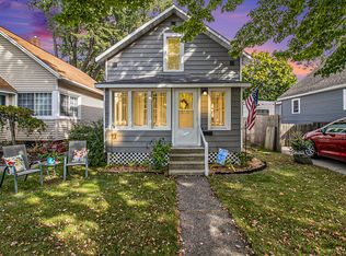 420 N Robert St, Ludington, MI 49431