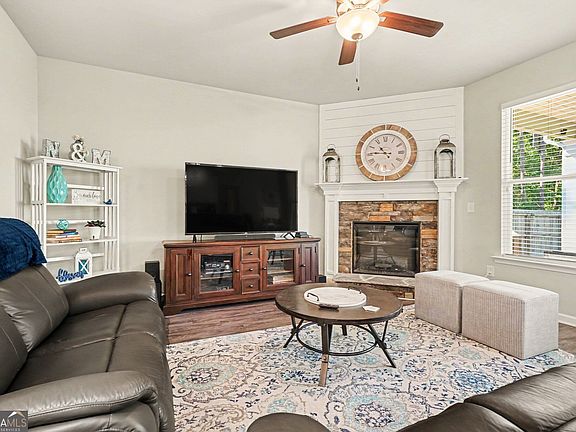 2nd image of 45 Crabapple Ridge Dr