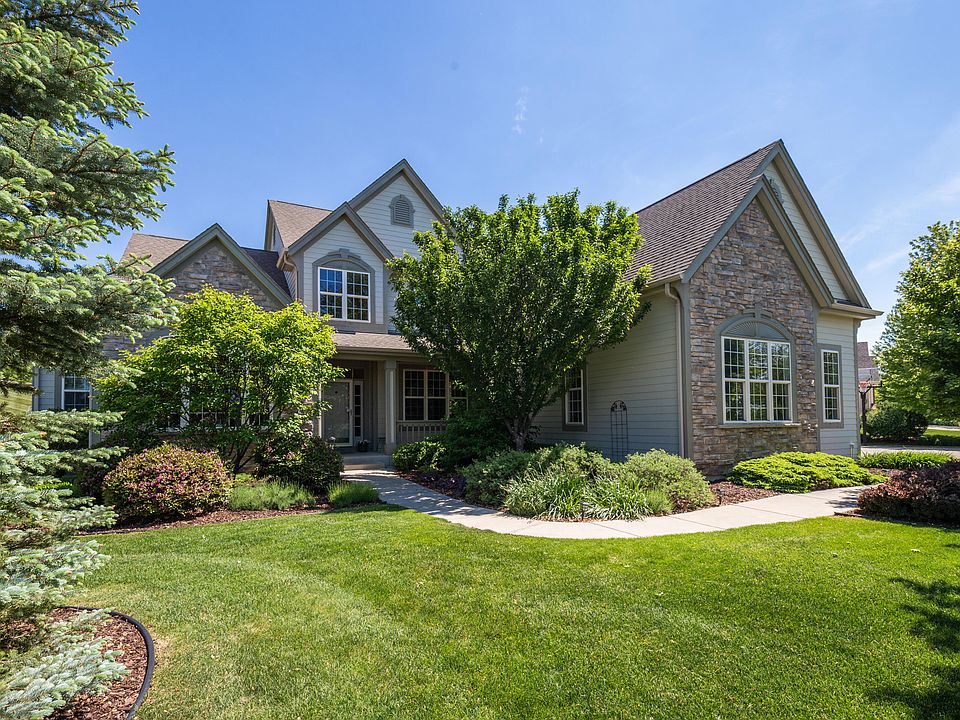1st image of 584 Southern Oak Cir