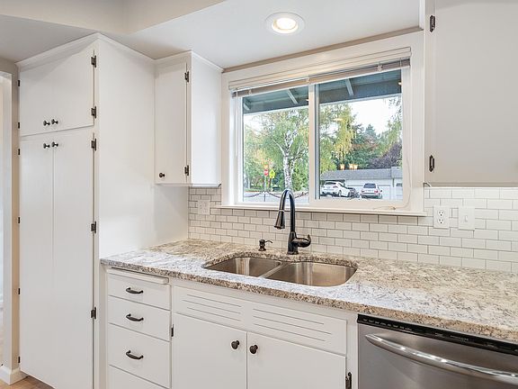 5th image of 900 NW 91st St