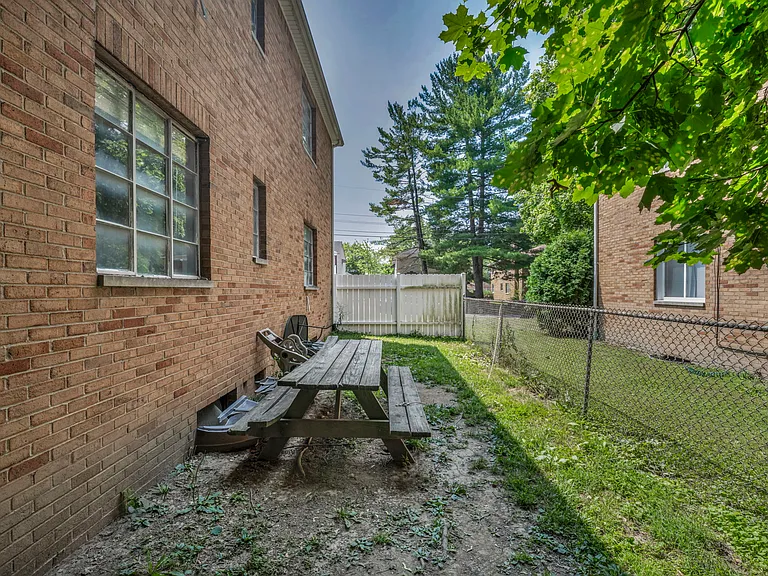 1787 Tanglewood Dr — Photo 22
