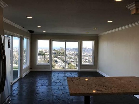 3rd image of 3639 Market St APT 3