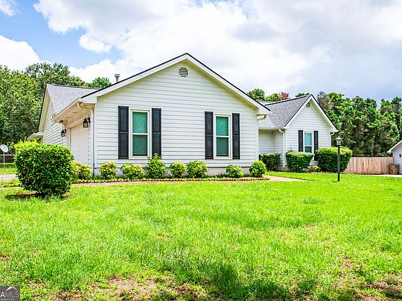 3rd image of 11058 Hunters Ln