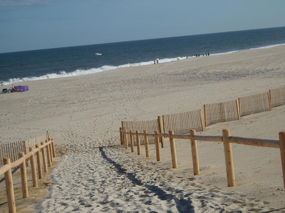 Walkway to beach