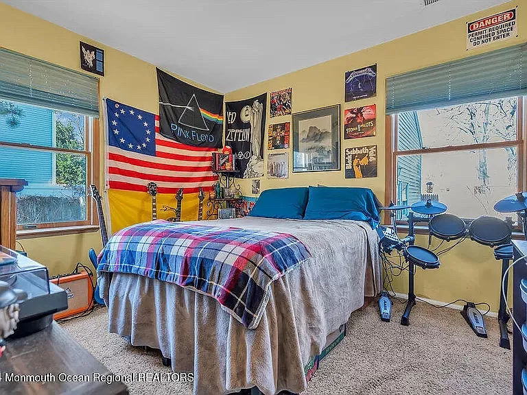 1725 3rd Ave — Photo 24