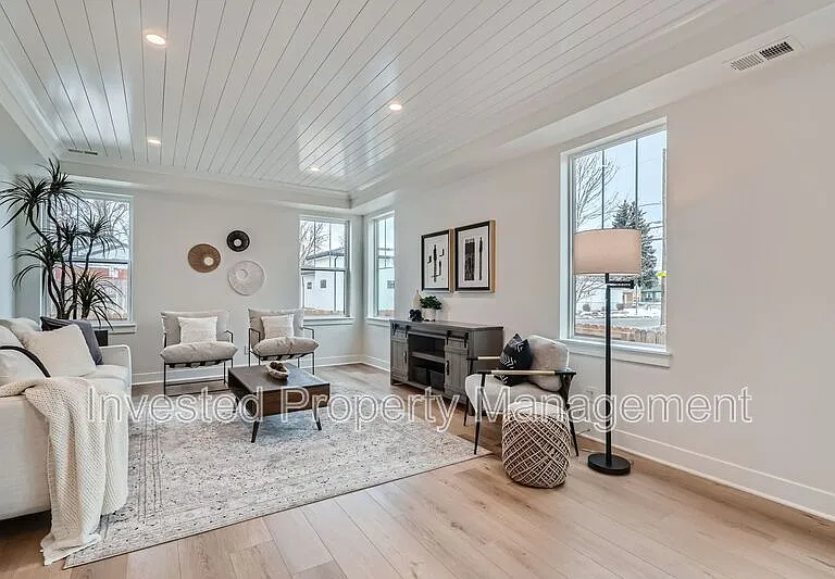 3701 N Steele St — Photo 4