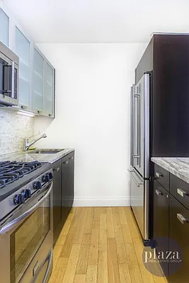 Rented by Plaza Real Estate Group | media 39