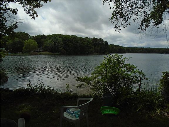 4th image of 2150 Putnam Pike