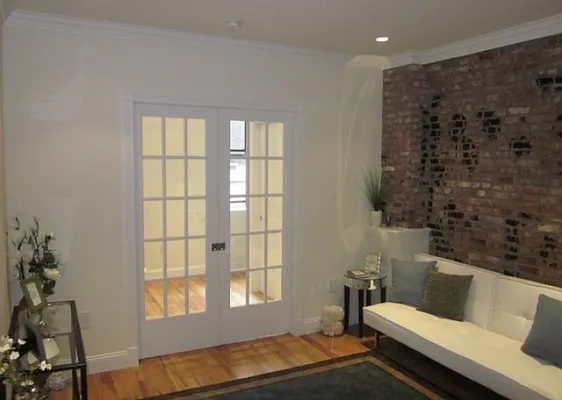 Rented by KVNY Soho | media 20