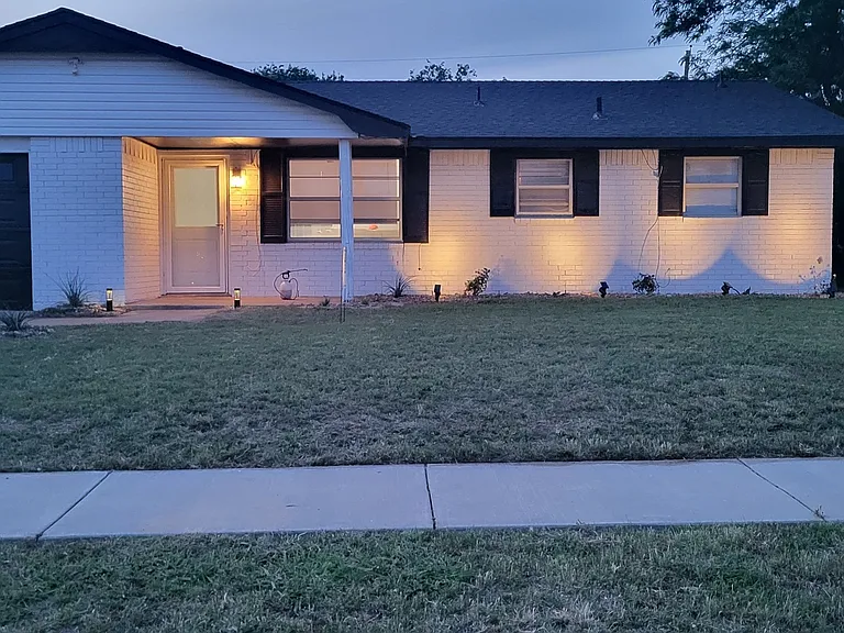 4623 SW I Ave — Photo 9