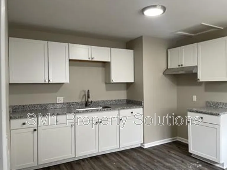 104 Lawndale Ave — Photo 2