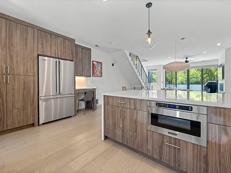 2457 Walnut St — Photo 6