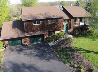 251 Fay Dr, Hollidaysburg, PA 16648