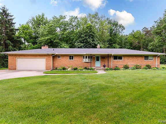 5000 Brookside Dr, Shelby Township, MI 48316 | Zillow