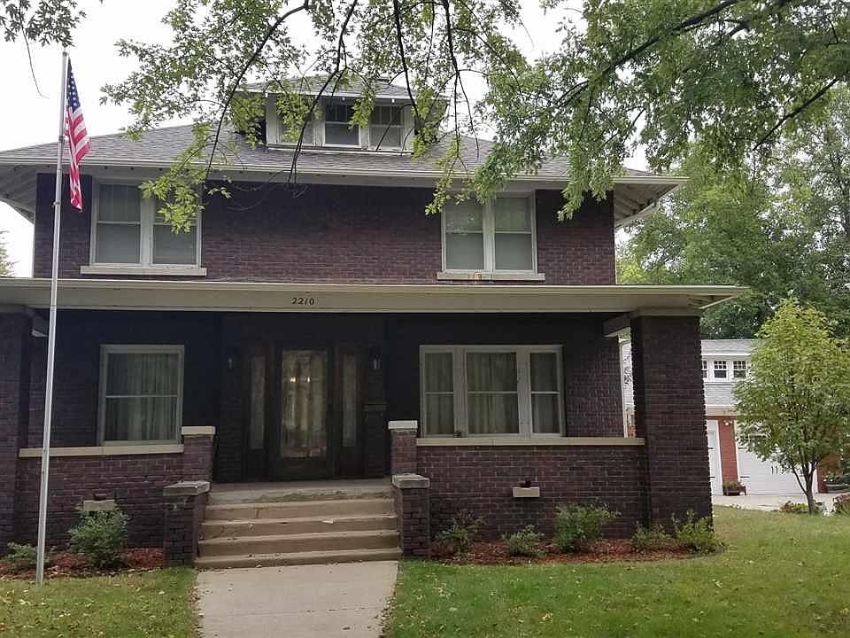 1st image of 2210 Nebraska St