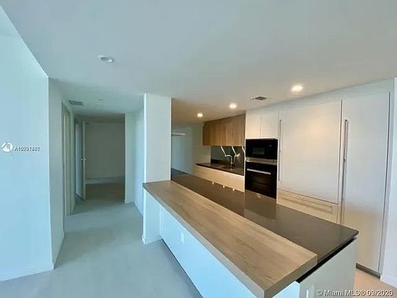 5th image of 1000 Brickell Plz #4610