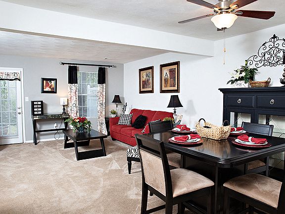 Living Room / Dining Area