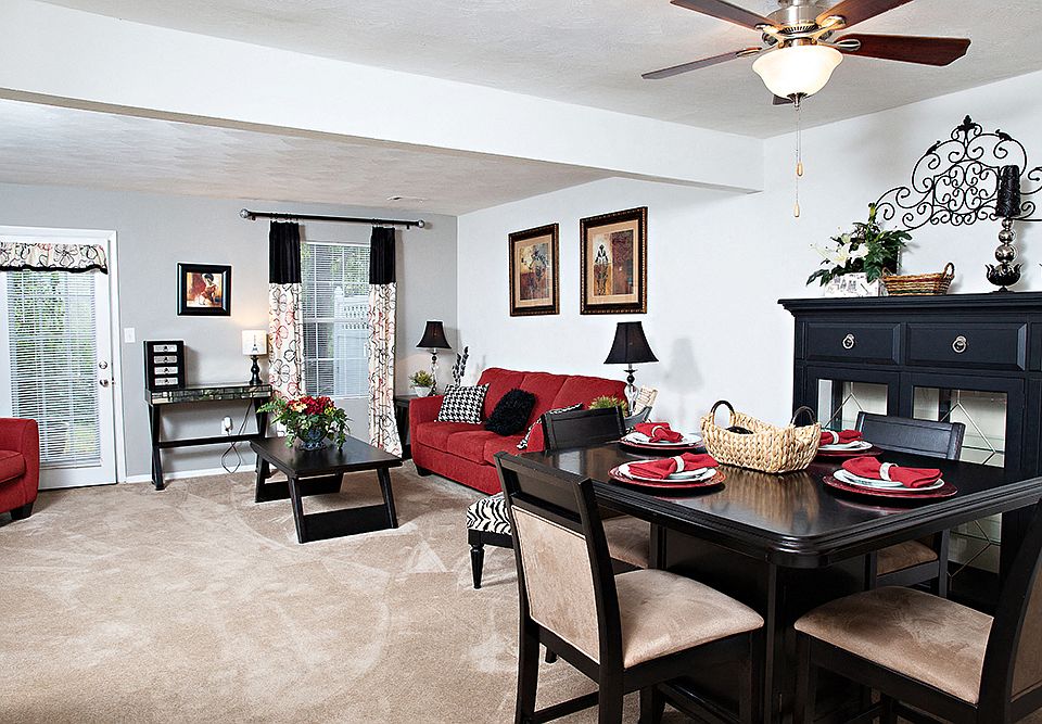 Living Room / Dining Area