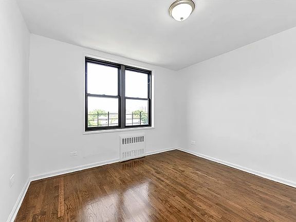 2nd image of 1040 Neilson St APT 4N