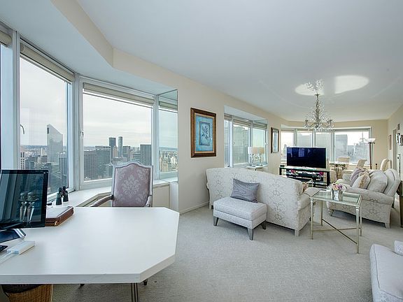 5th image of 150 W 56th St APT 6101