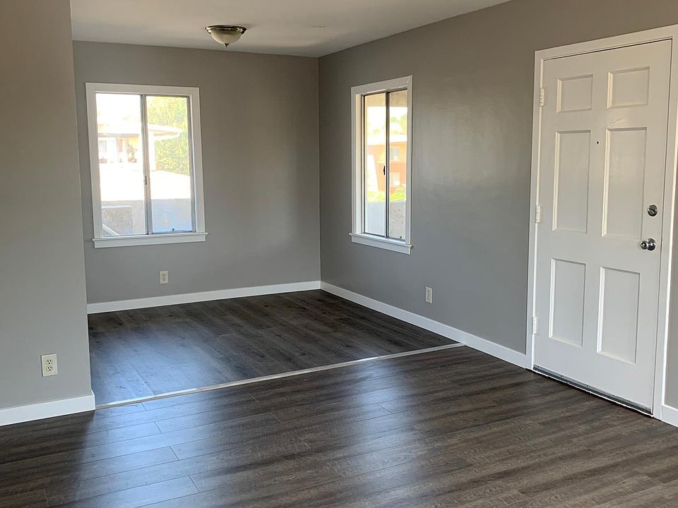 1st image of 845 W 29th Pl
