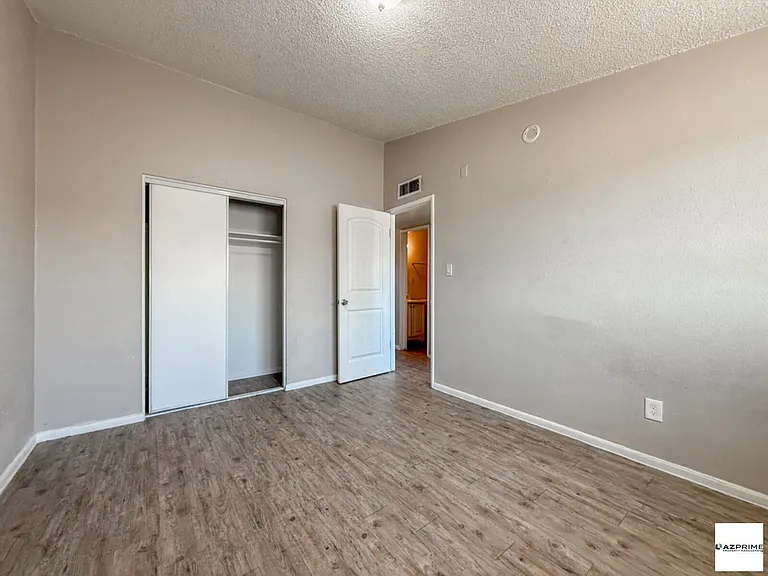 2139 W Devonshire Ave #3 — Photo 11