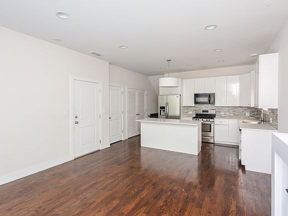 4th image of 3514 N Sacramento Ave APT 1N