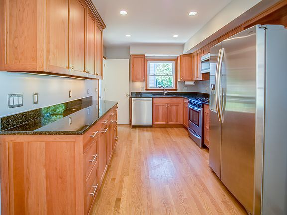 4th image of 4705 Glasgow Dr