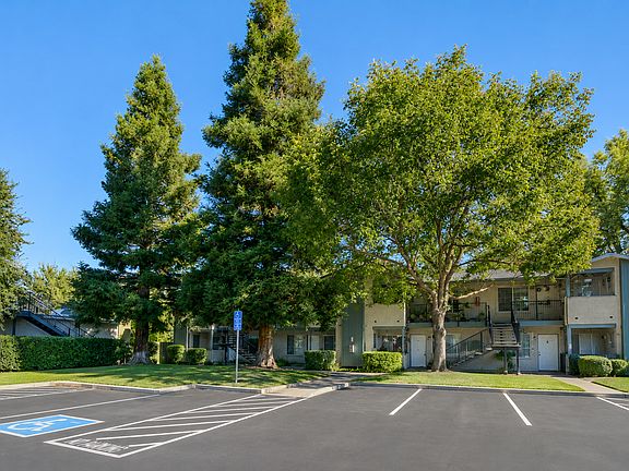 3rd image of 480 Manzanita Ave #81