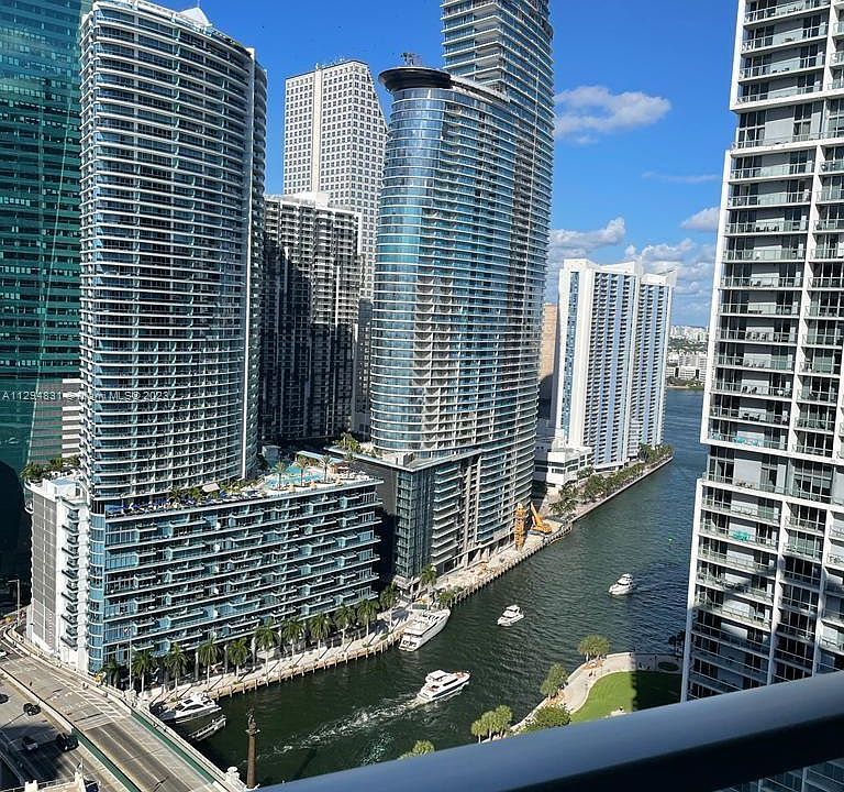 1st image of 500 Brickell Ave #0000