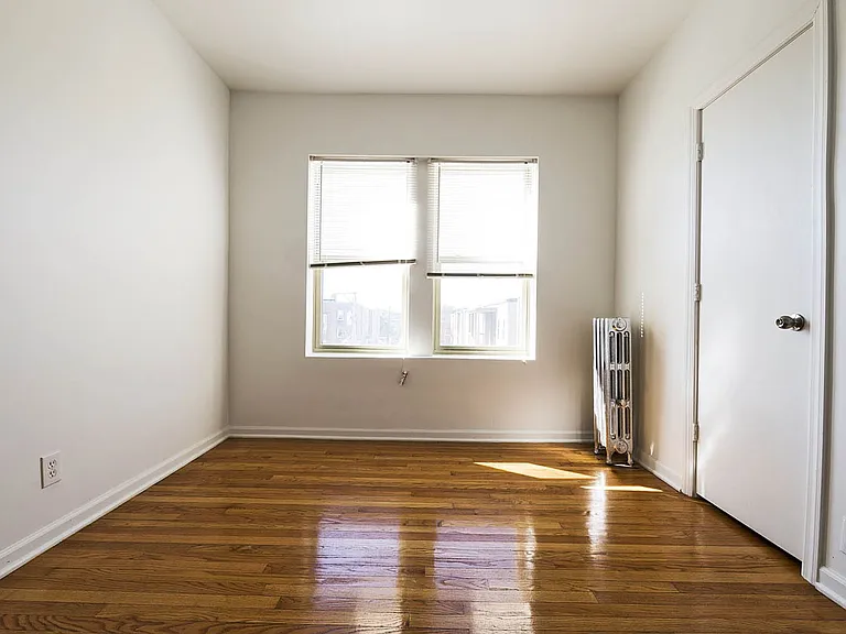 8201 S Drexel — Photo 3