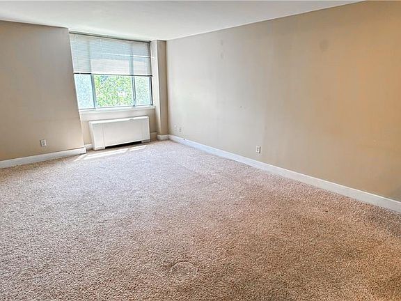 2nd image of 600 E 8th St APT 5P
