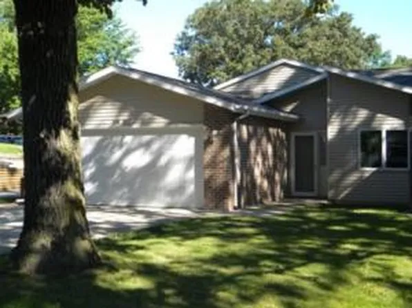 112 21st St Unit 3, Spirit Lake, IA 51360