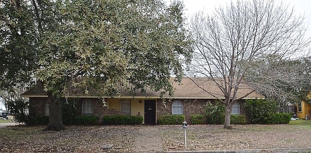 1st image of 215 Lawndale Dr
