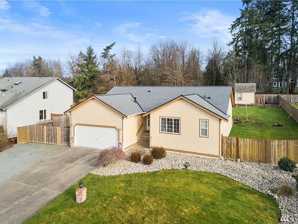Amazing Rambler on 1/3 acre. Brand new 50 yr roof