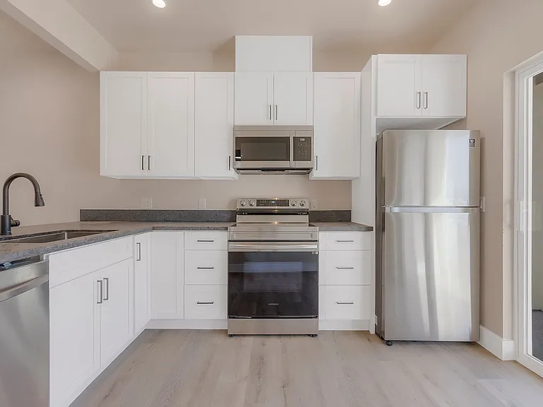 2501 Floral Ave — Photo 16