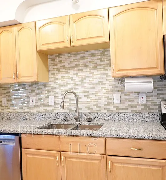 800 Maplewood Ave #1 — Photo 46