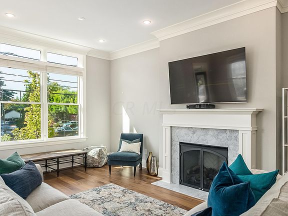 5th image of 104 W Starr Ave