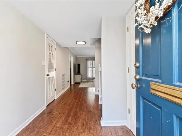 1470 Hampton Glen Ct, Decatur, GA 30033