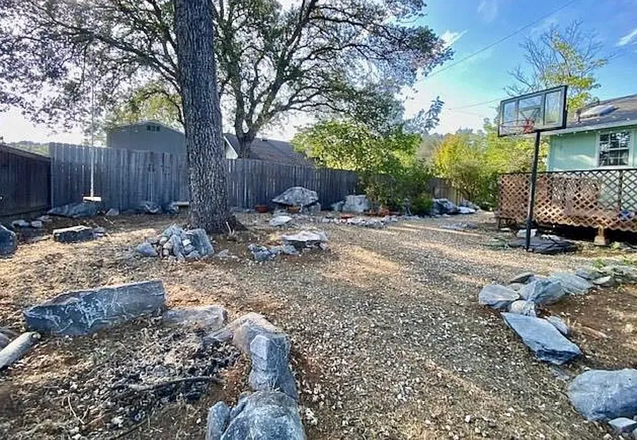 3 bed, 1356 sqft, $2,300 — Photo 4