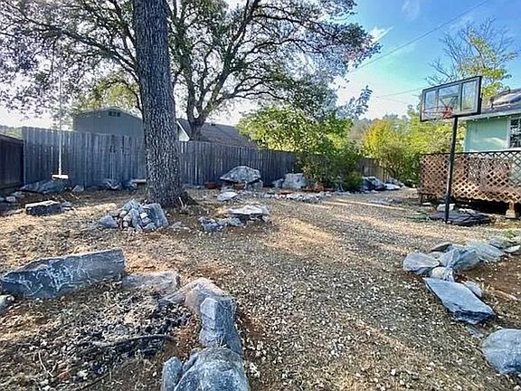4th image of 55 Oak Tree Cir