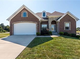 8446 Aberdeen Ln, Charlestown, IN 47111