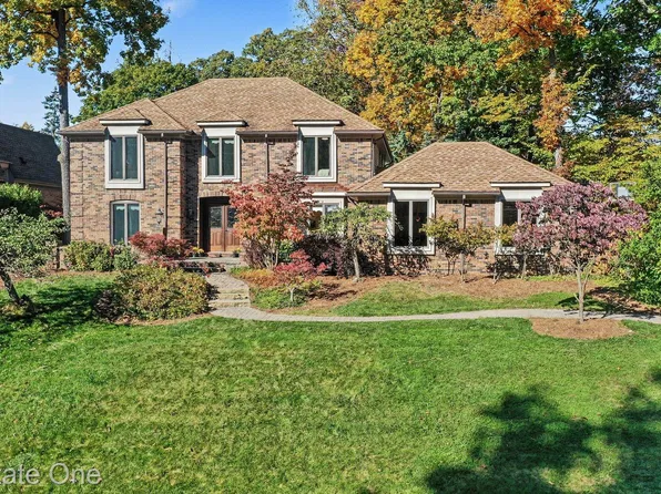 5095 Far Ravine Ct, West Bloomfield, MI 48323