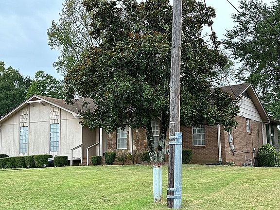 4th image of 807 Tuscumbia Dr