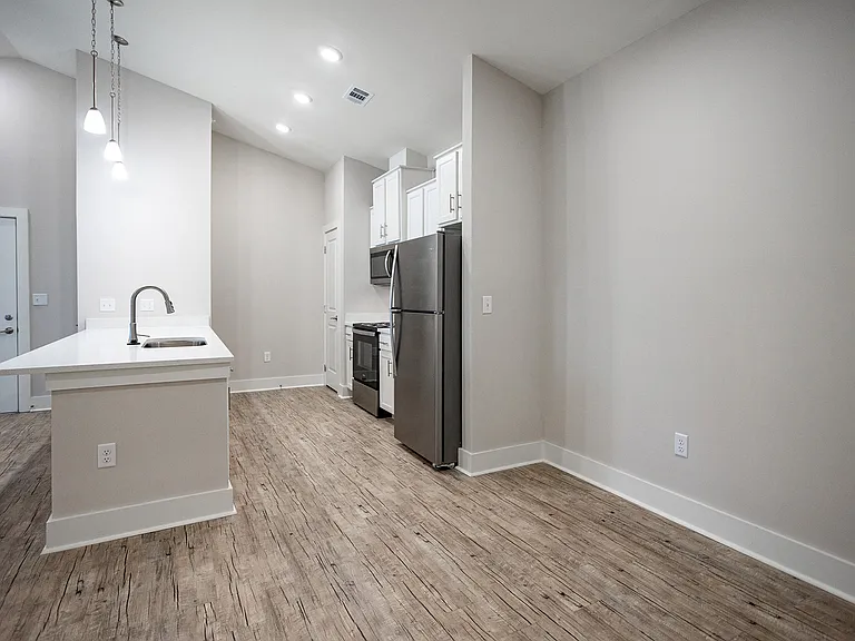 Farragut Junction Apartments — Photo 14