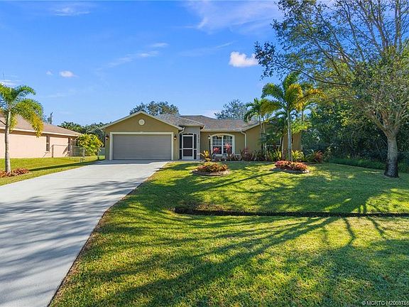 3rd image of 2769 SE Eagle Dr