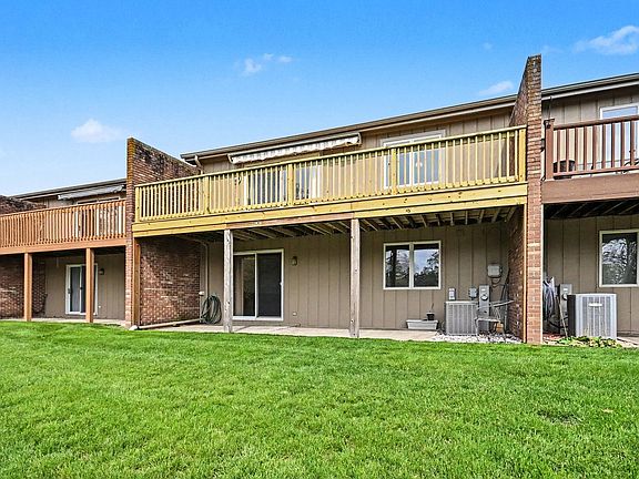 5th image of 53 Village Woods Dr