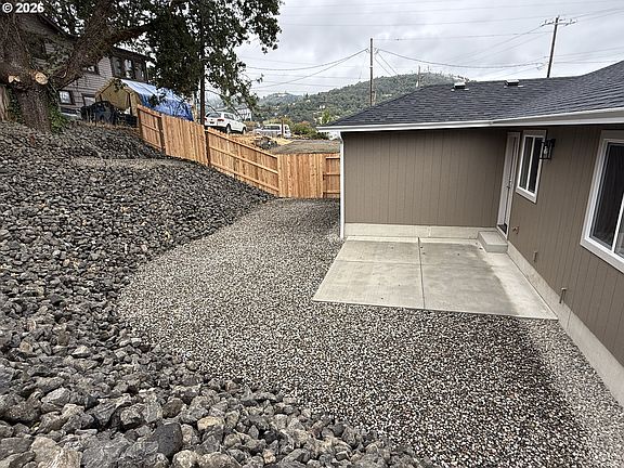 2nd image of 1207 SE Marsters Ave